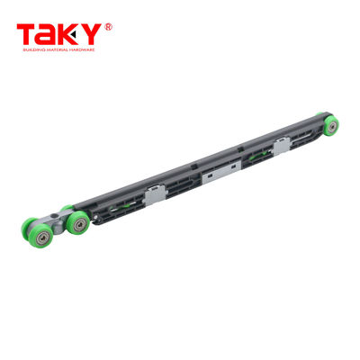 ฮาร์ดแวร์ล้อตู้เสื้อผ้าแบบเลื่อน อายุการใช้งานยาวนาน ลูกกลิ้งดึงประตูแบบปิดนุ่มสองชั้น