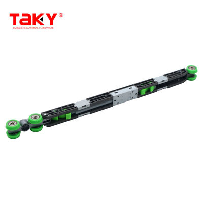 ฮาร์ดแวร์ล้อตู้เสื้อผ้าแบบเลื่อน อายุการใช้งานยาวนาน ลูกกลิ้งดึงประตูแบบปิดนุ่มสองชั้น